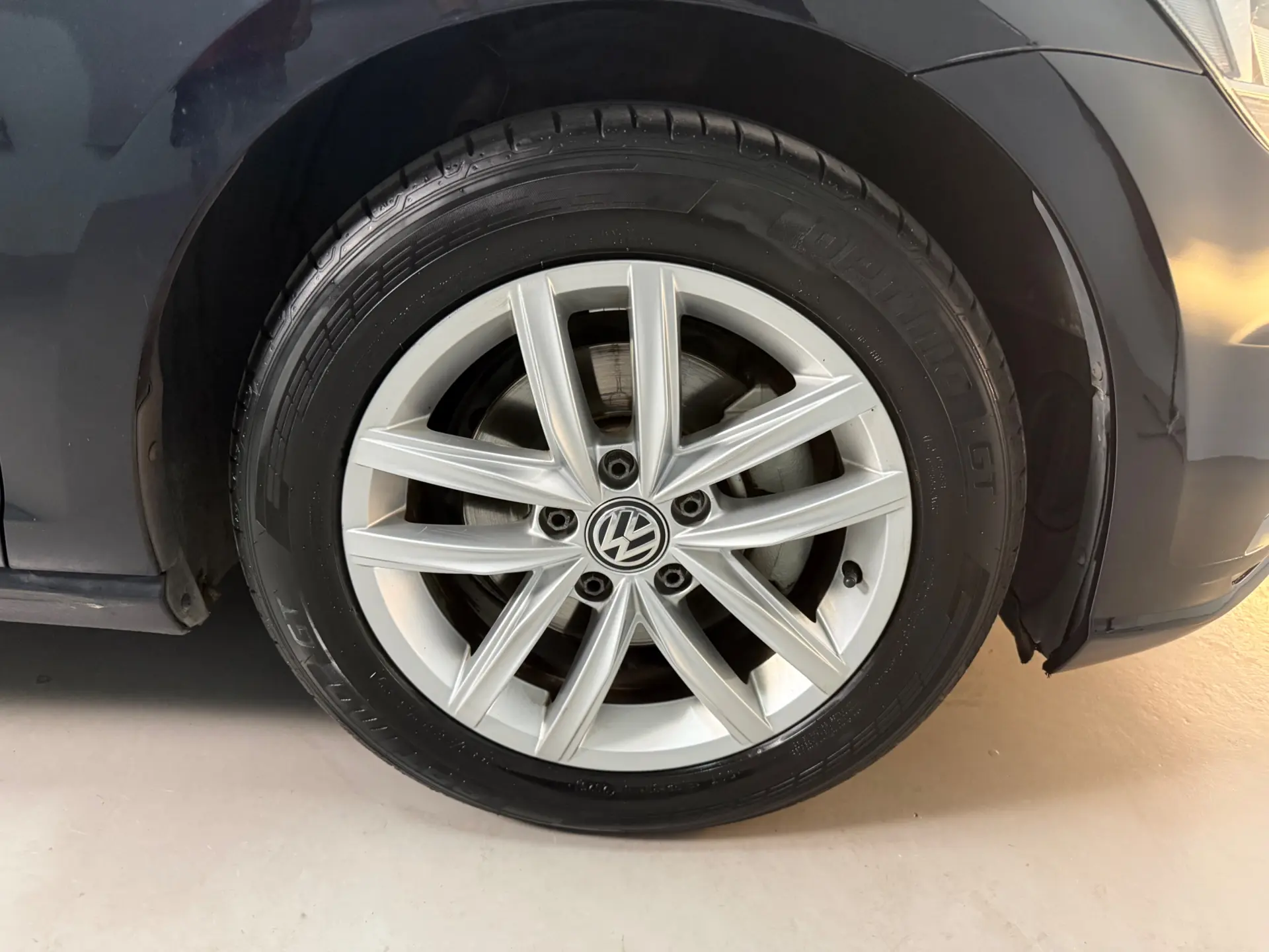 Volkswagen Golf 1.6 TDI Highline DSG 19