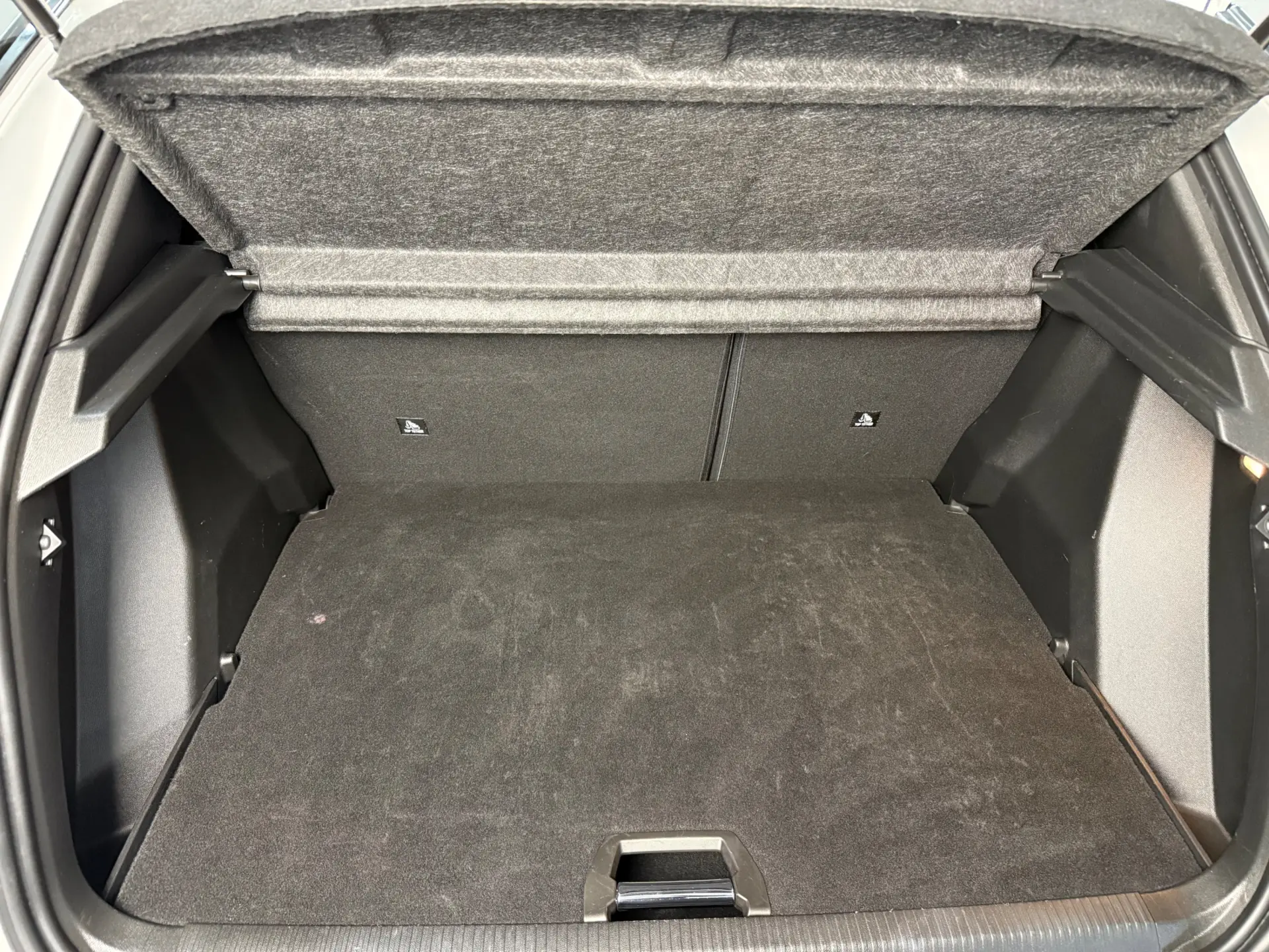 Peugeot 2008 PureTech 130 EAT8 Allure 16