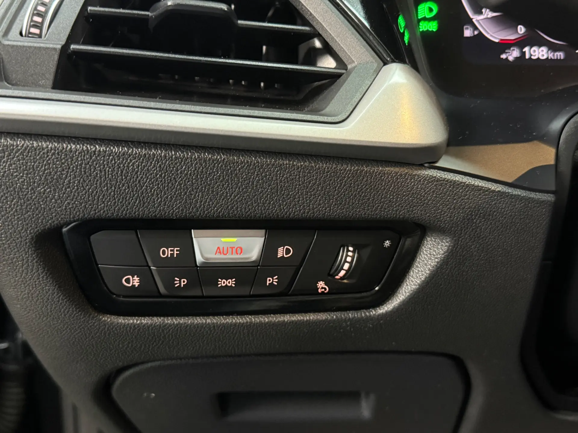 BMW 330 e iPerformance Advantage 15