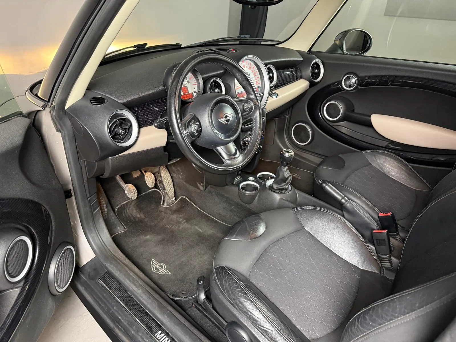 MINI 3 Portas One D Baker Street 16