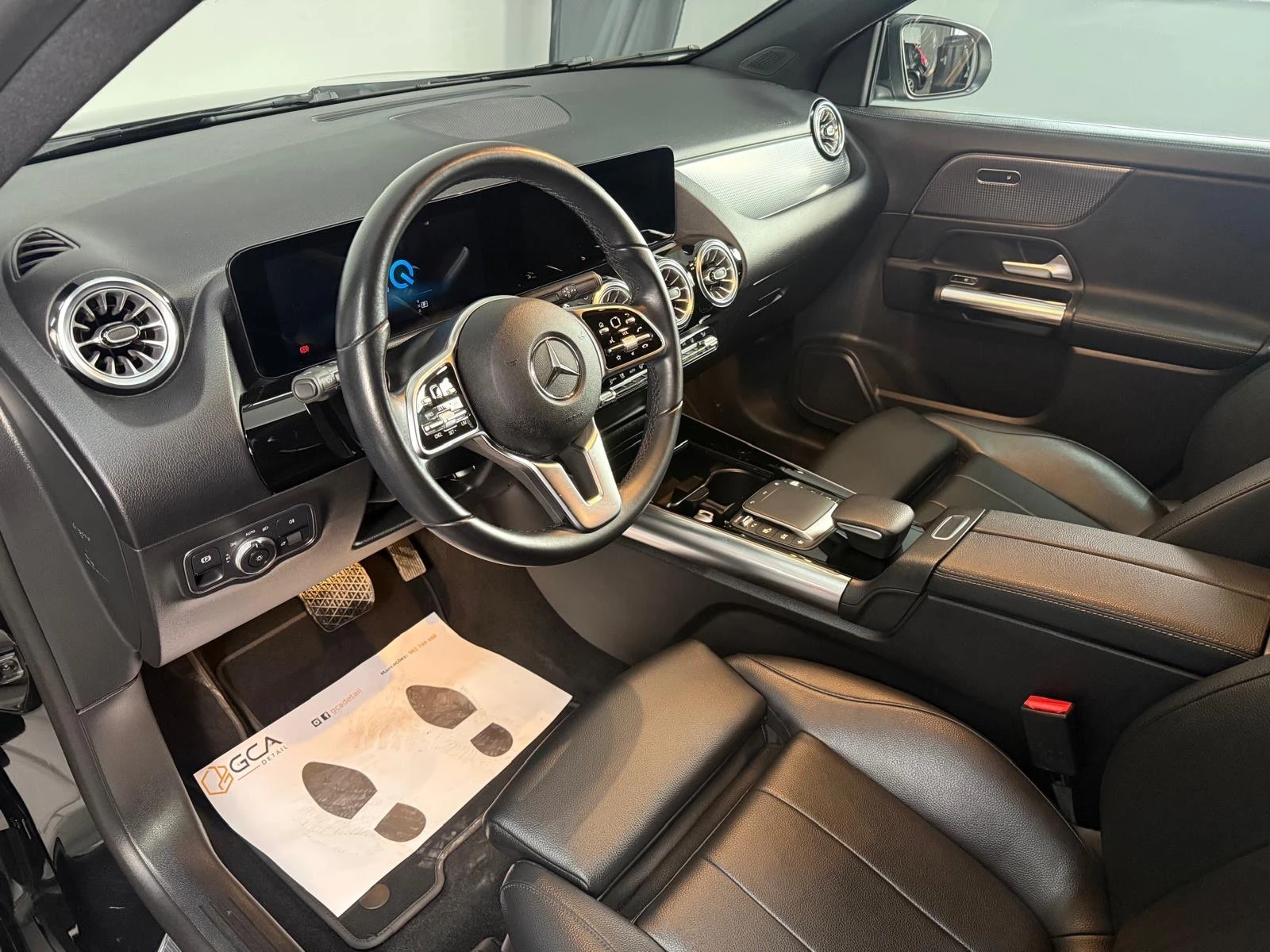 Mercedes-Benz EQA 11