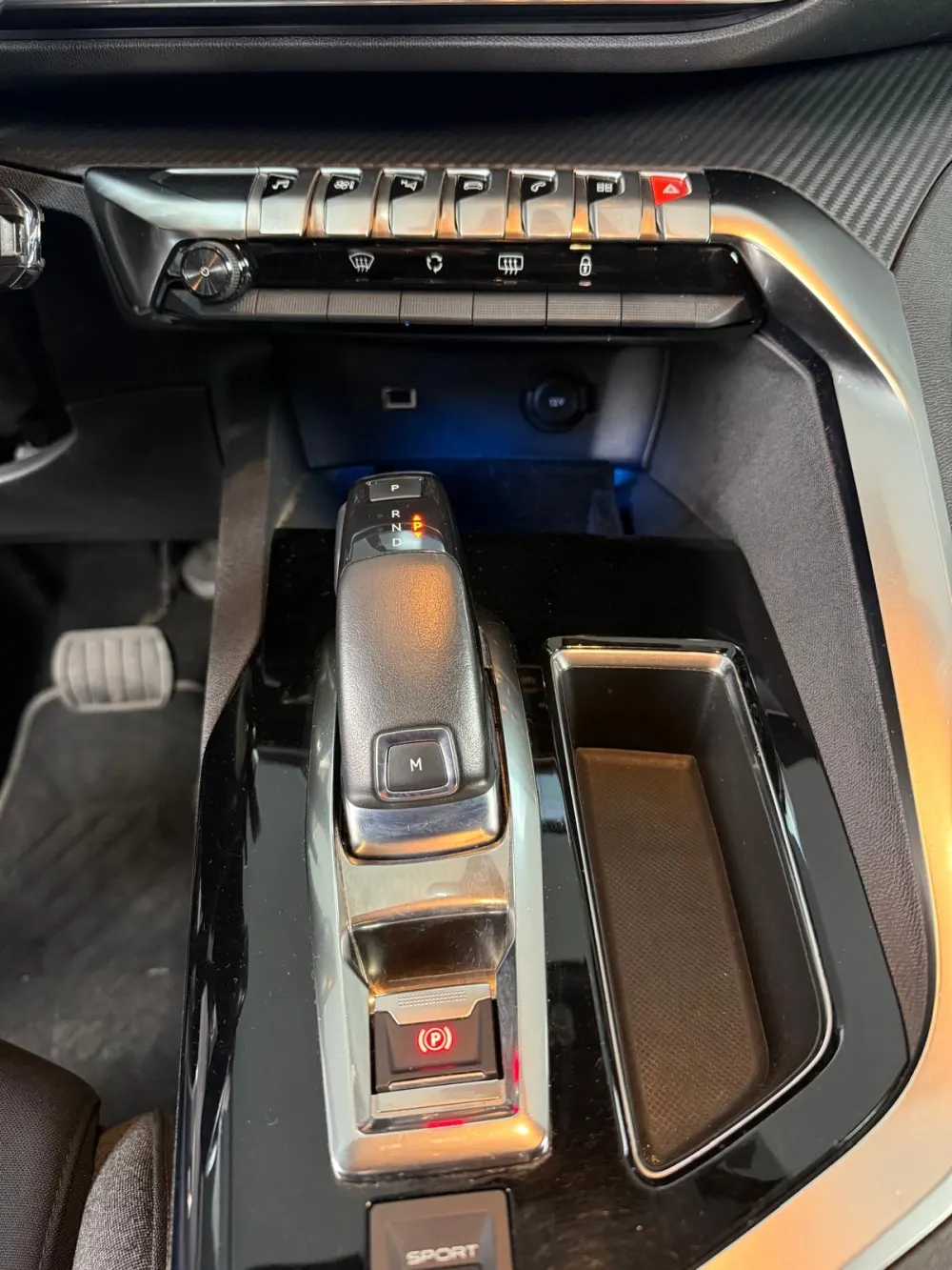 Peugeot 3008 1.2 PureTech Allure EAT8 9