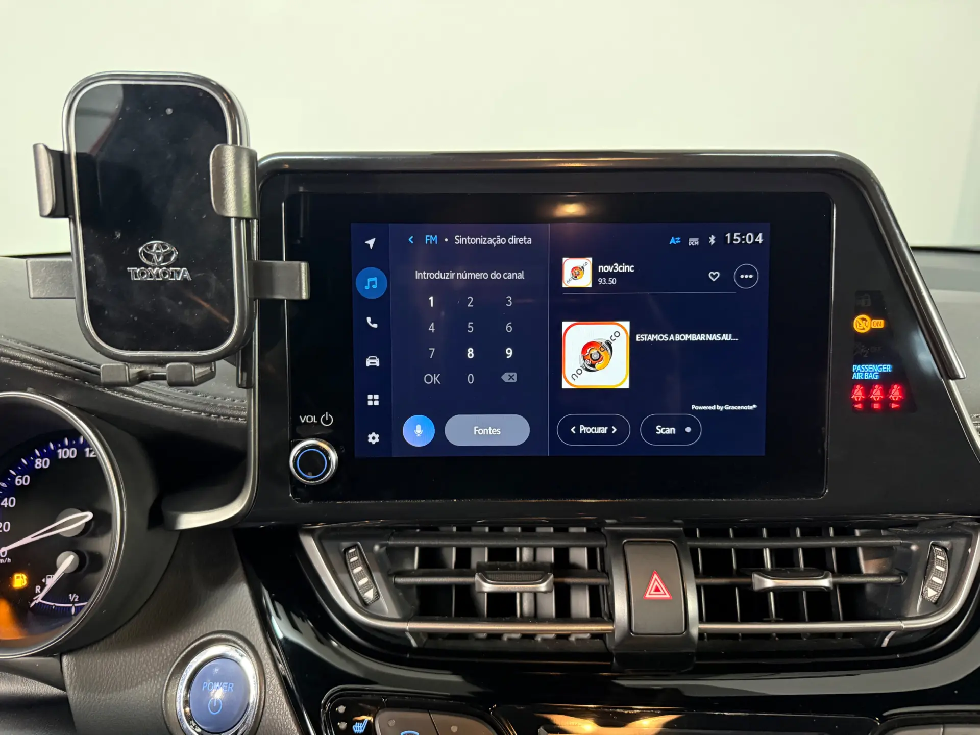 Toyota C-HR 2.0 Hybrid Square Collection 7