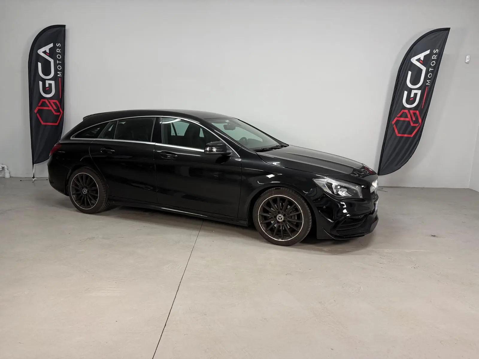 Mercedes-Benz CLA 200 d Shooting Brake AMG Line 2