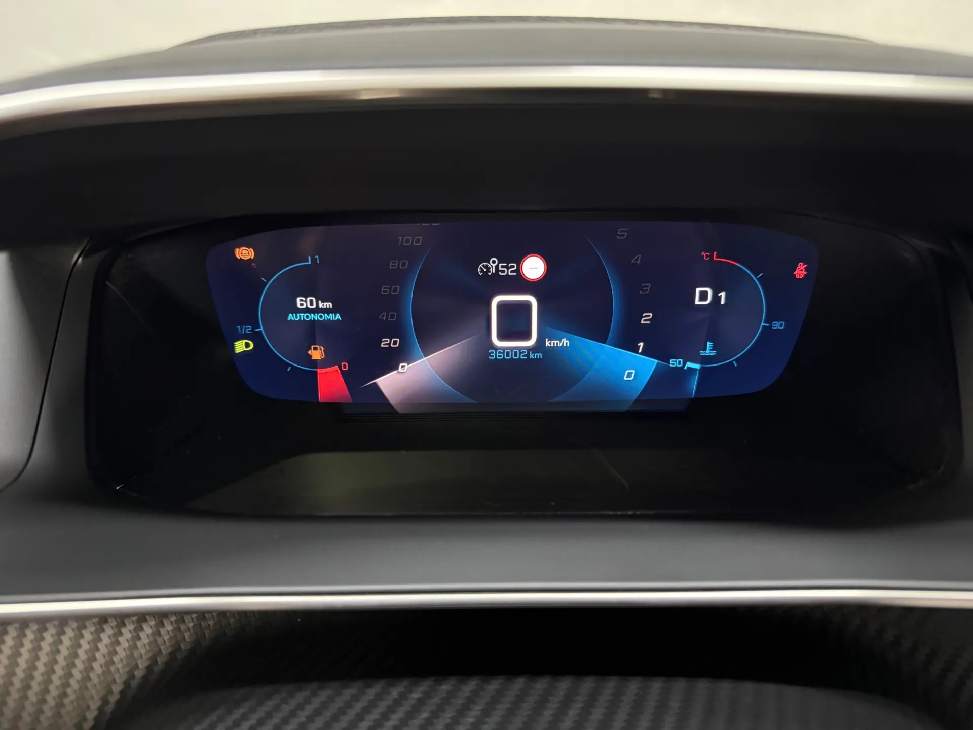 Peugeot 2008 PureTech 130 EAT8 Allure 6