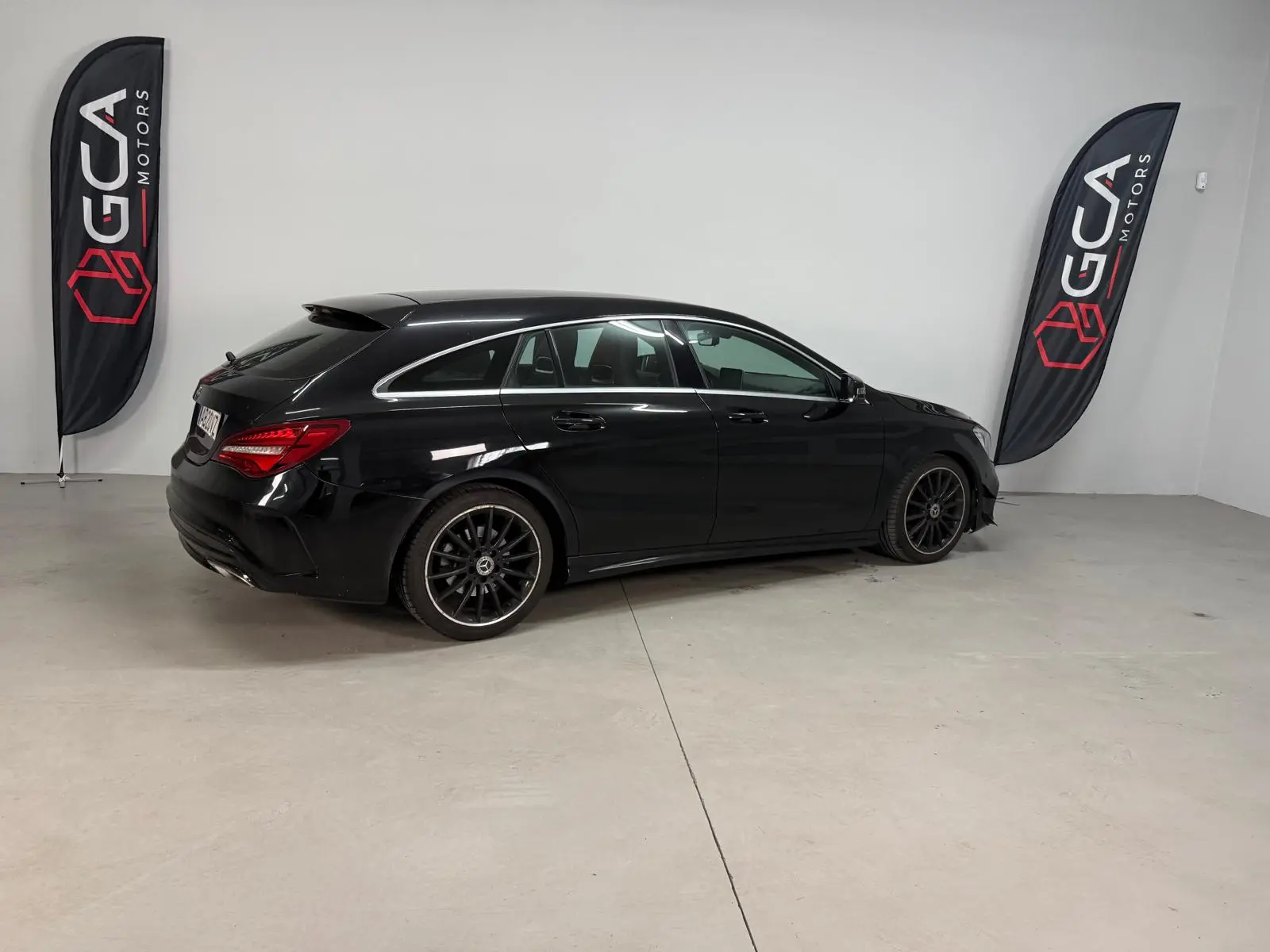 Mercedes-Benz CLA 200 d Shooting Brake AMG Line 4