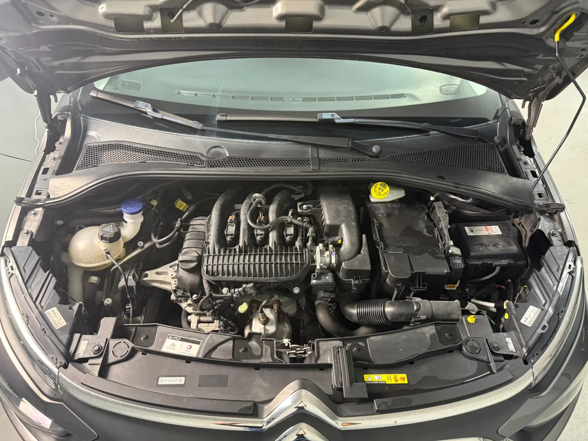 Citroen C3 1.2 PureTech C-Series 16