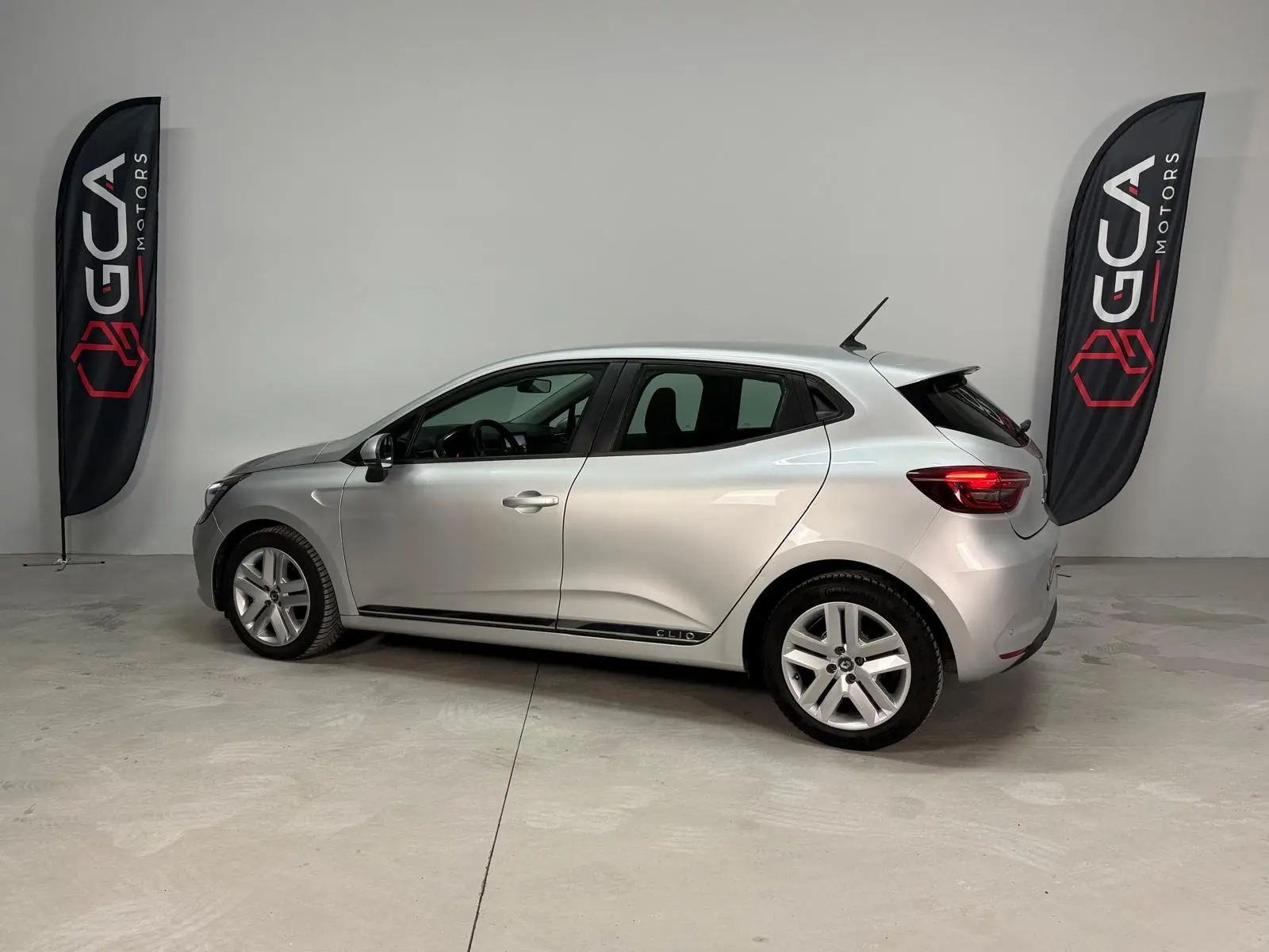 Renault Clio Outro 4