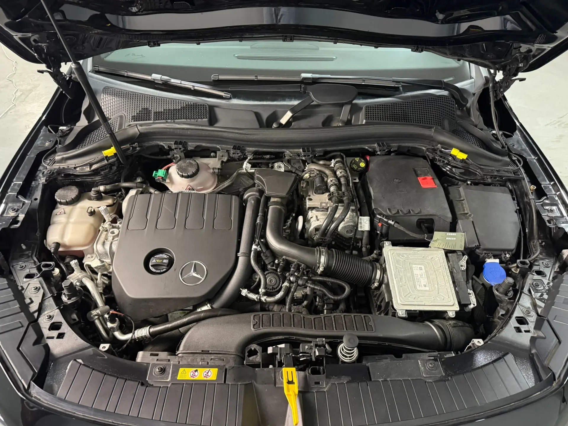 Mercedes-Benz GLA 250 e 8G-DCT AMG Line 27