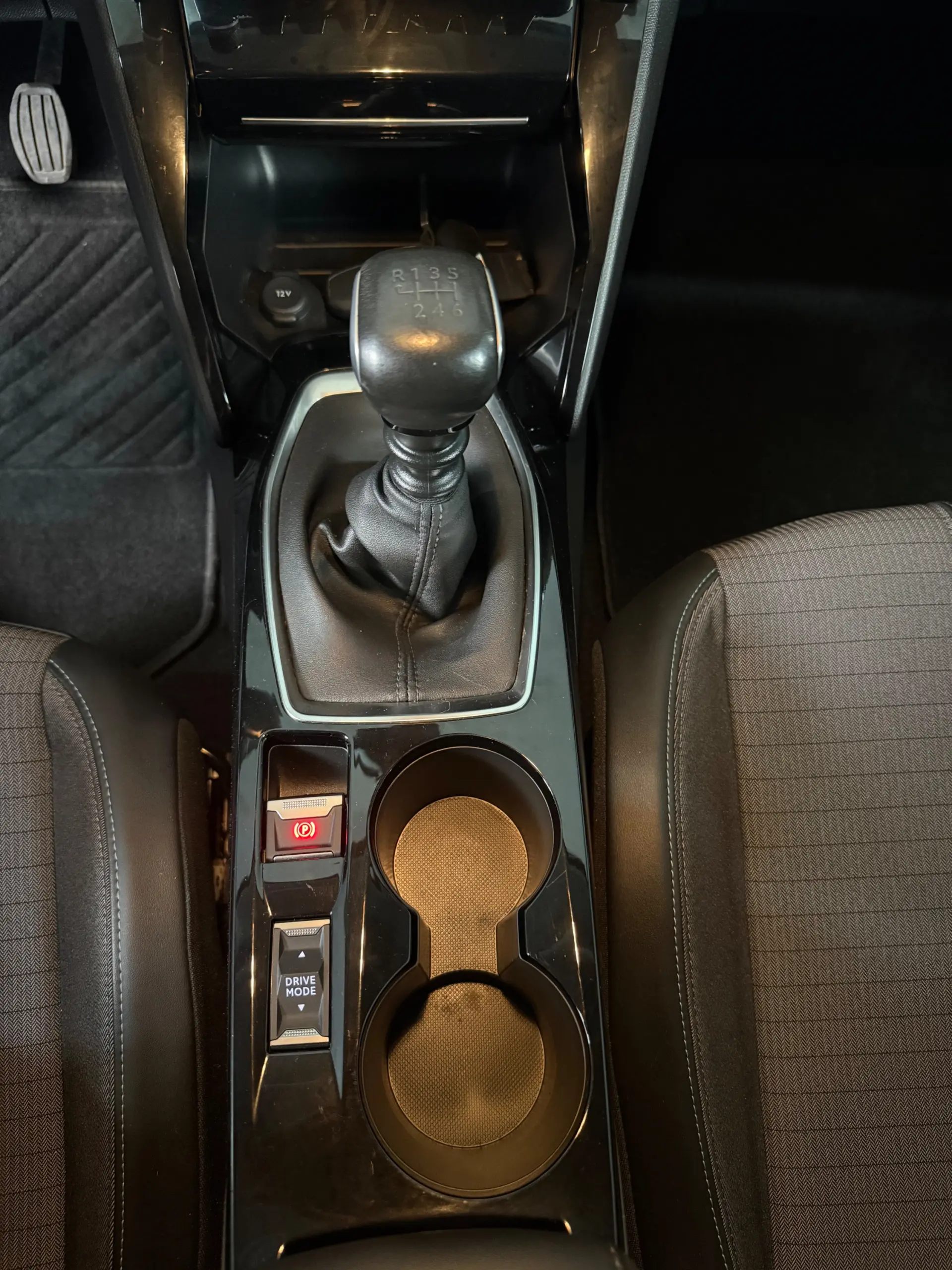 Peugeot 208 1.2 PureTech Allure 9