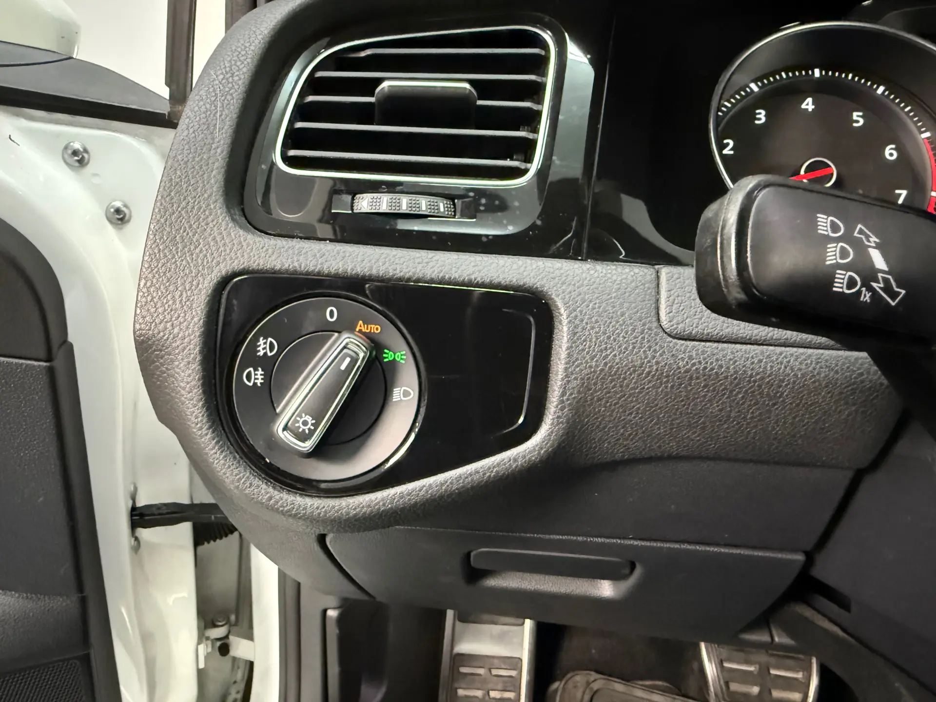 Volkswagen Golf GTI (BlueMotion ) DSG 11
