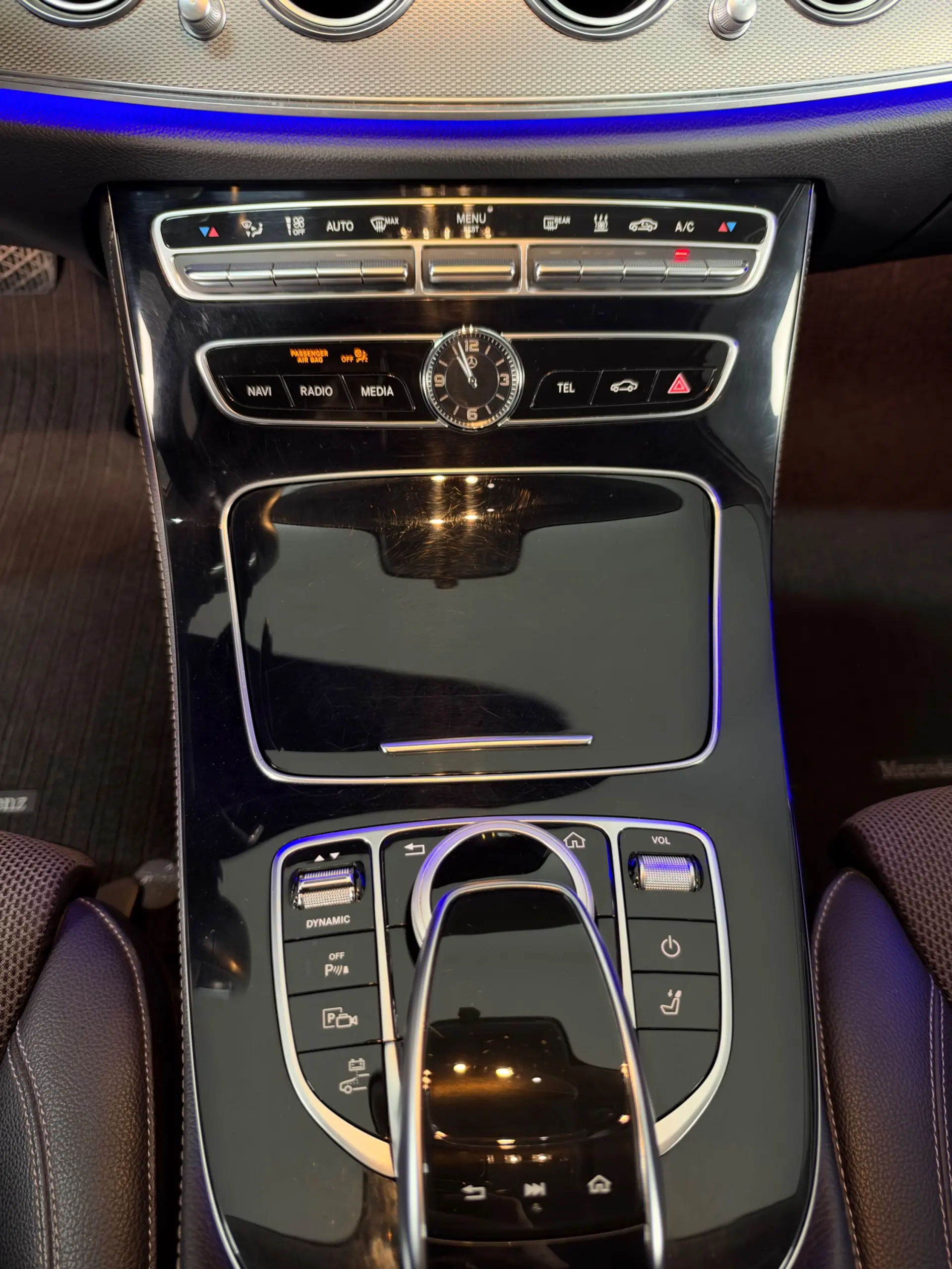 Mercedes-Benz E 300 de 4Matic 9G-TRONIC Avantgarde 11