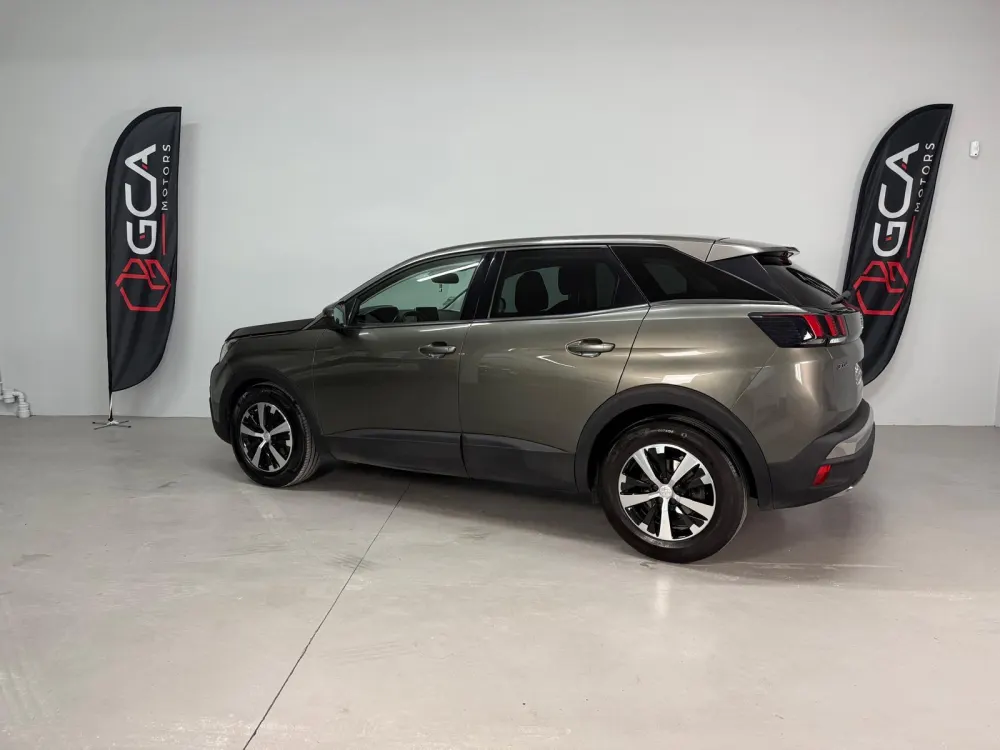Peugeot 3008 1.2 PureTech Allure EAT8 4