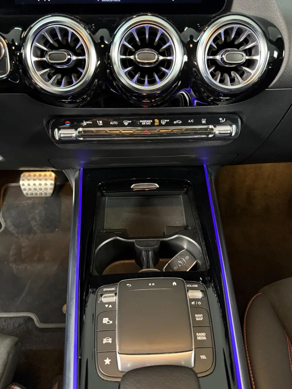 Mercedes-Benz EQA 250 AMG Line 13