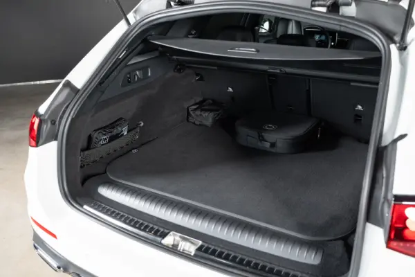 Mercedes-Benz E 300 de 4Matic AMG Line 54