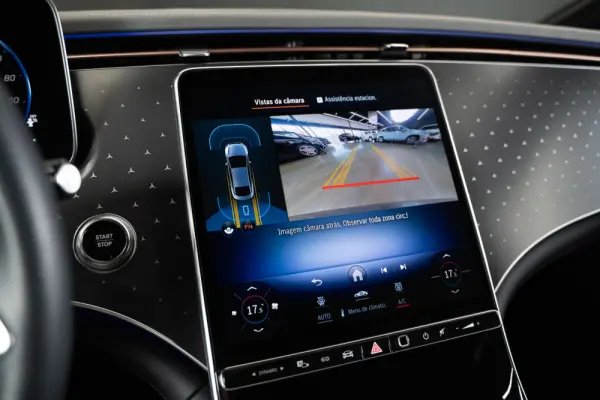 Mercedes-Benz EQE 300 Electric Art 24