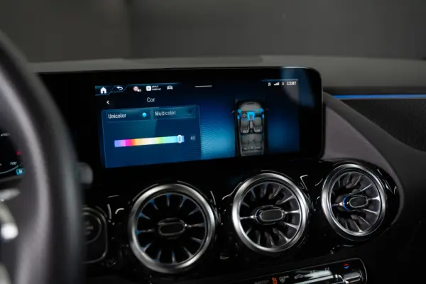 Mercedes-Benz GLA 250 e AMG Line 30