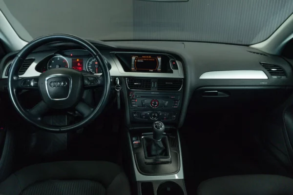 Audi A4 2.0 TDI Exclusive 9