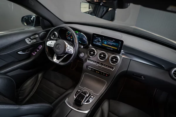 Mercedes-Benz C 300 e AMG Line 13