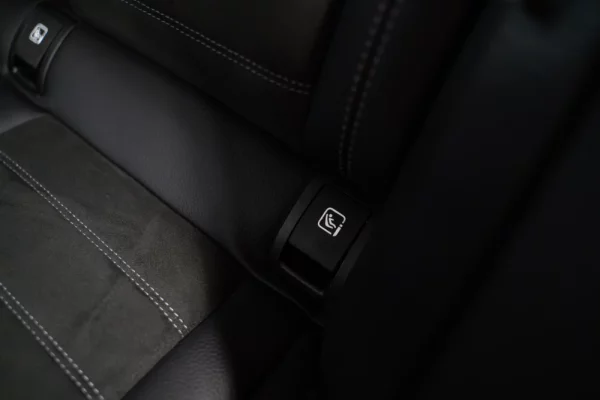 Mercedes-Benz C 300 e AMG Line 18