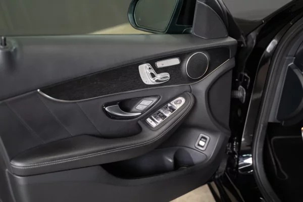 Mercedes-Benz C 300 e AMG Line 19