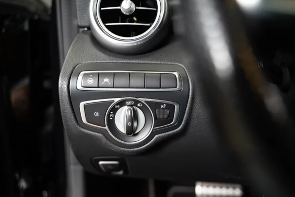 Mercedes-Benz C 300 e AMG Line 21
