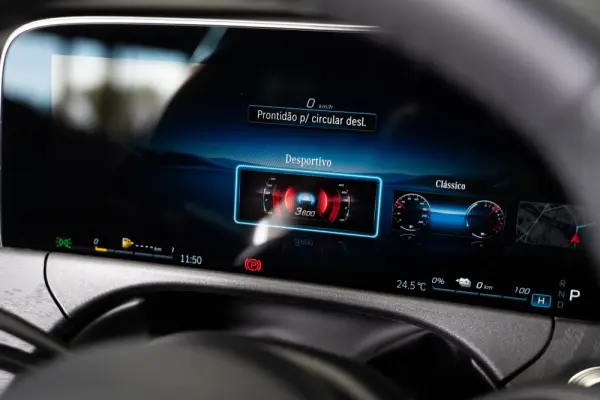 Mercedes-Benz E 300 e Station 25