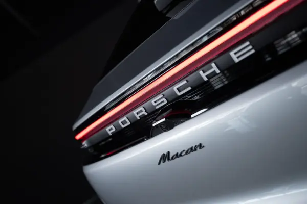 Porsche Macan Electric 10