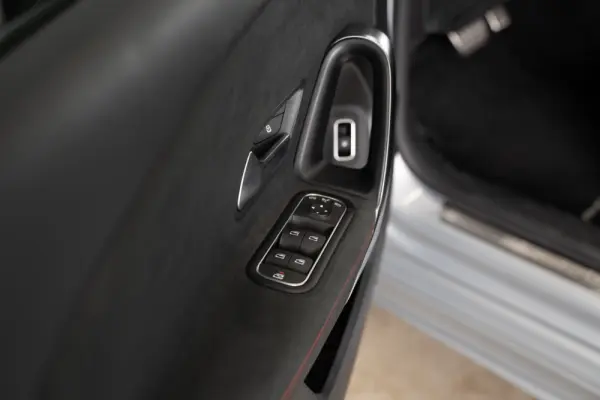 Mercedes-Benz A 250 e AMG Line 16