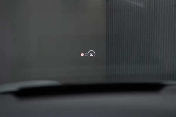 Porsche Macan Electric 25