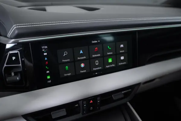 Porsche Macan Electric 36