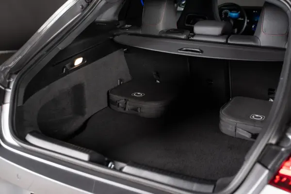 Mercedes-Benz CLA 250 e Shooting Brake AMG Line 50