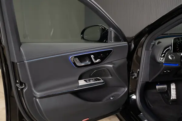 Mercedes-Benz E 300 e Station 13