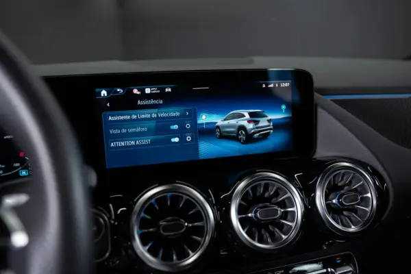 Mercedes-Benz GLA 250 e AMG Line 29