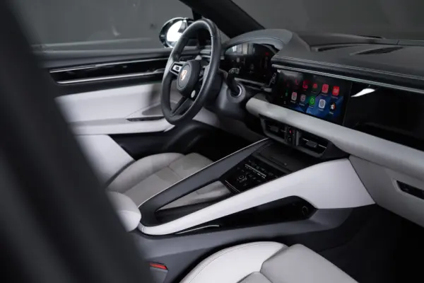 Porsche Macan Electric 41