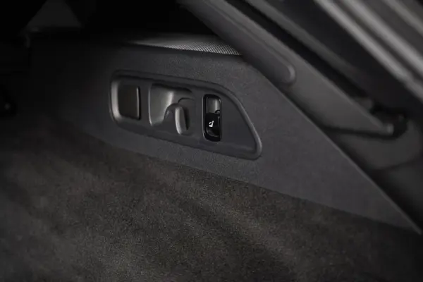 Mercedes-Benz E 300 e Station 58