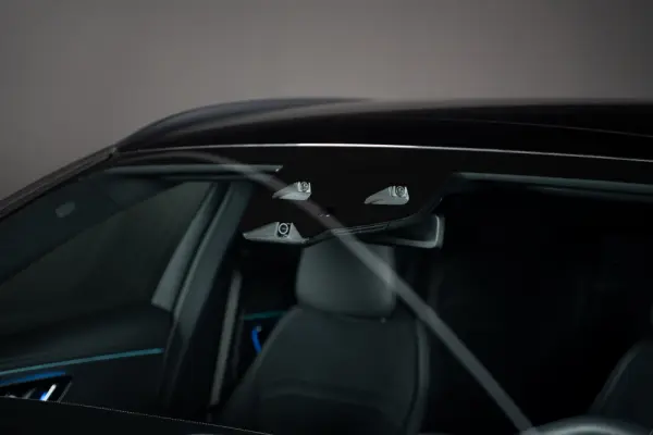 Mercedes-Benz E 300 e Station 11