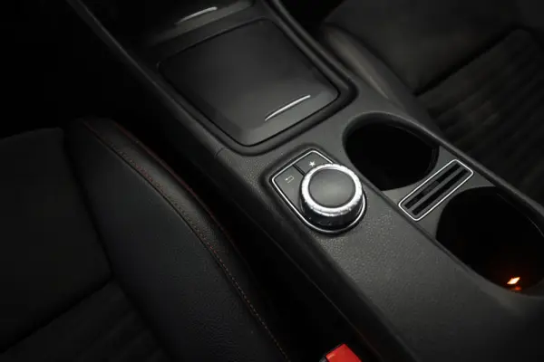 Mercedes-Benz GLA 200 AMG Line 35