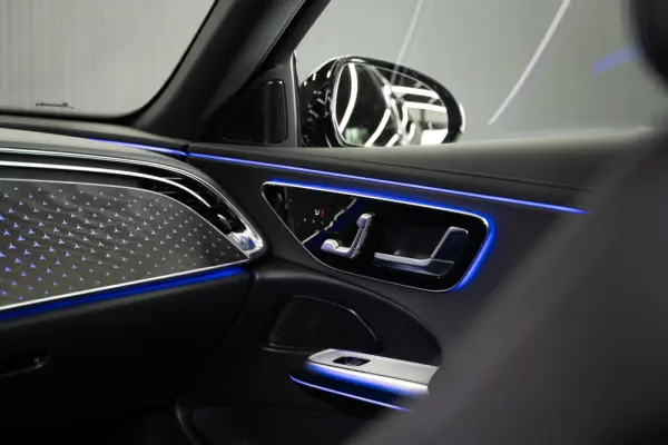 Mercedes-Benz E 300 e Station 44