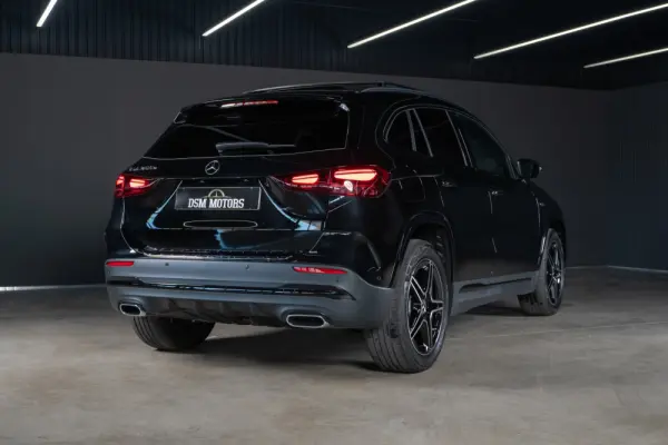 Mercedes-Benz GLA 250 e AMG Line 4