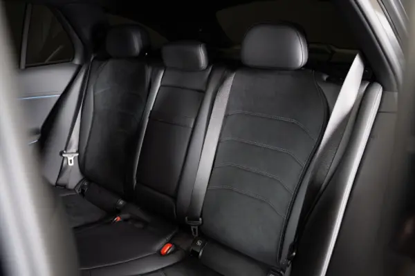 Mercedes-Benz E 300 e Station 49