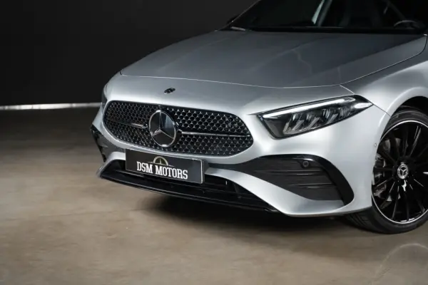 Mercedes-Benz A 250 e AMG Line 6