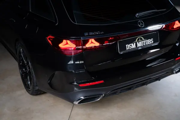 Mercedes-Benz E 300 e Station 9