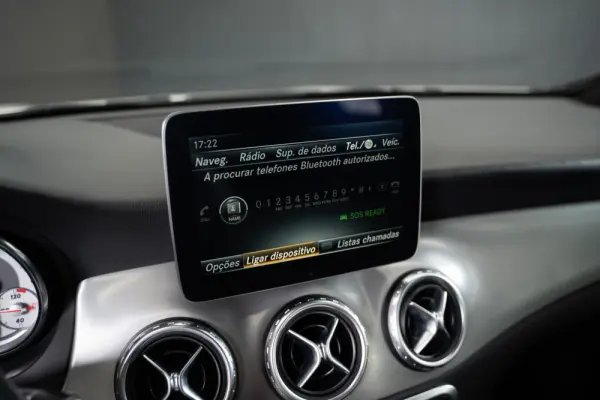 Mercedes-Benz GLA 200 AMG Line 25