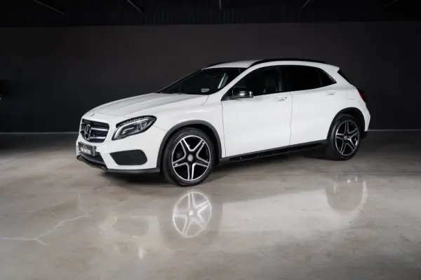 Mercedes-Benz GLA 200 AMG Line 46