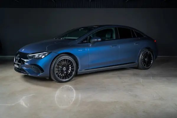 Mercedes-Benz EQE 300 Electric Art 52
