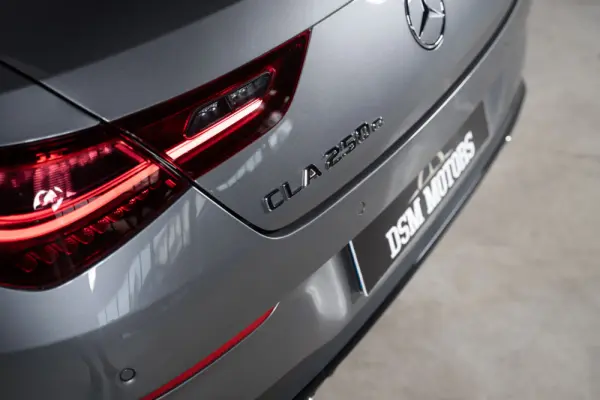 Mercedes-Benz CLA 250 e Shooting Brake AMG Line 10