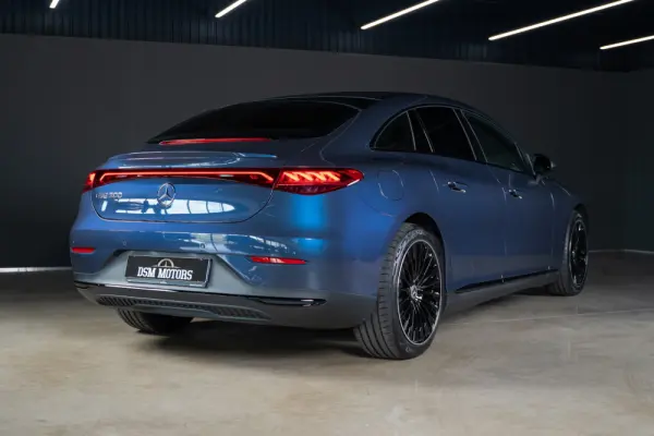 Mercedes-Benz EQE 300 Electric Art 4