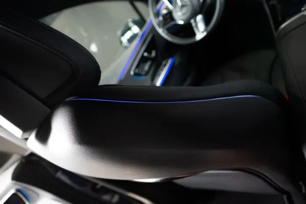 Mercedes-Benz EQE 300 Electric Art 39