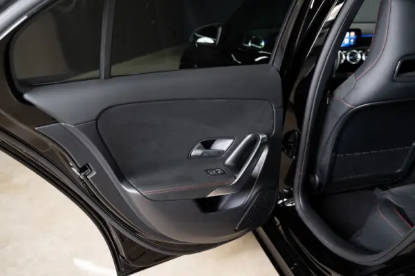 Mercedes-Benz A 250 e 8G-DCT AMG Line 40